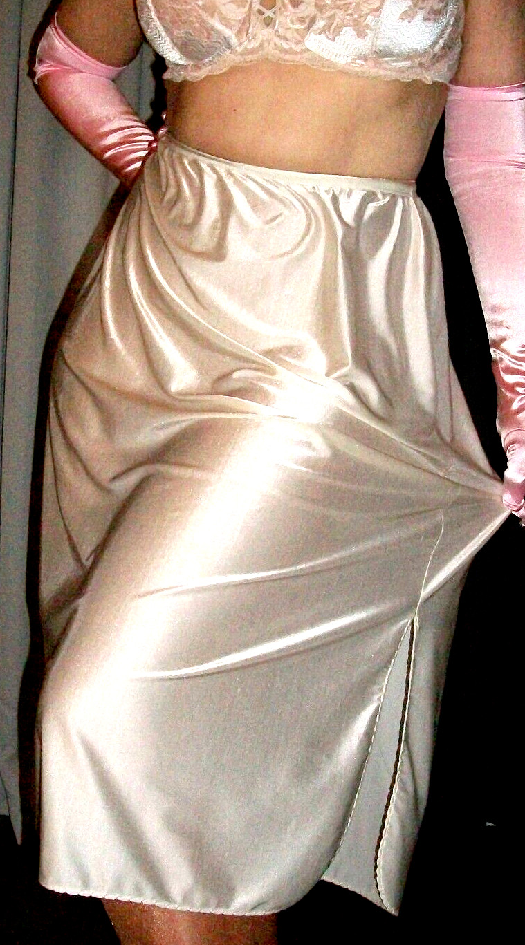 Vtg Fair Ivory Shiny Nylon Spandex Half Slip S