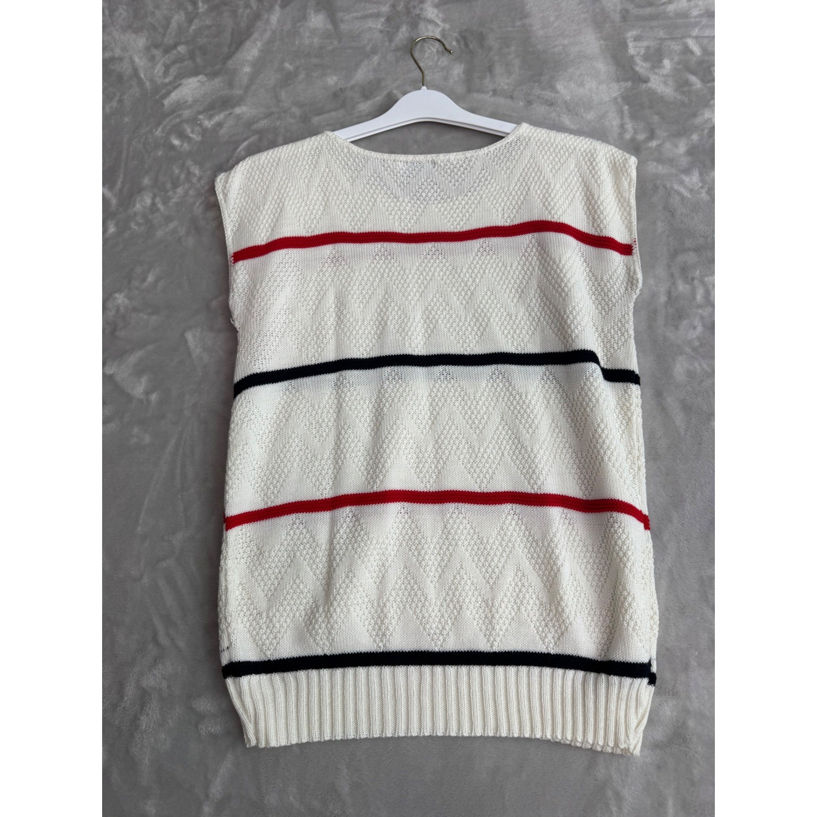 Vintage Brunny White Striped Diamond Knit Sweater Vest Sleeveless Crew Neck USA