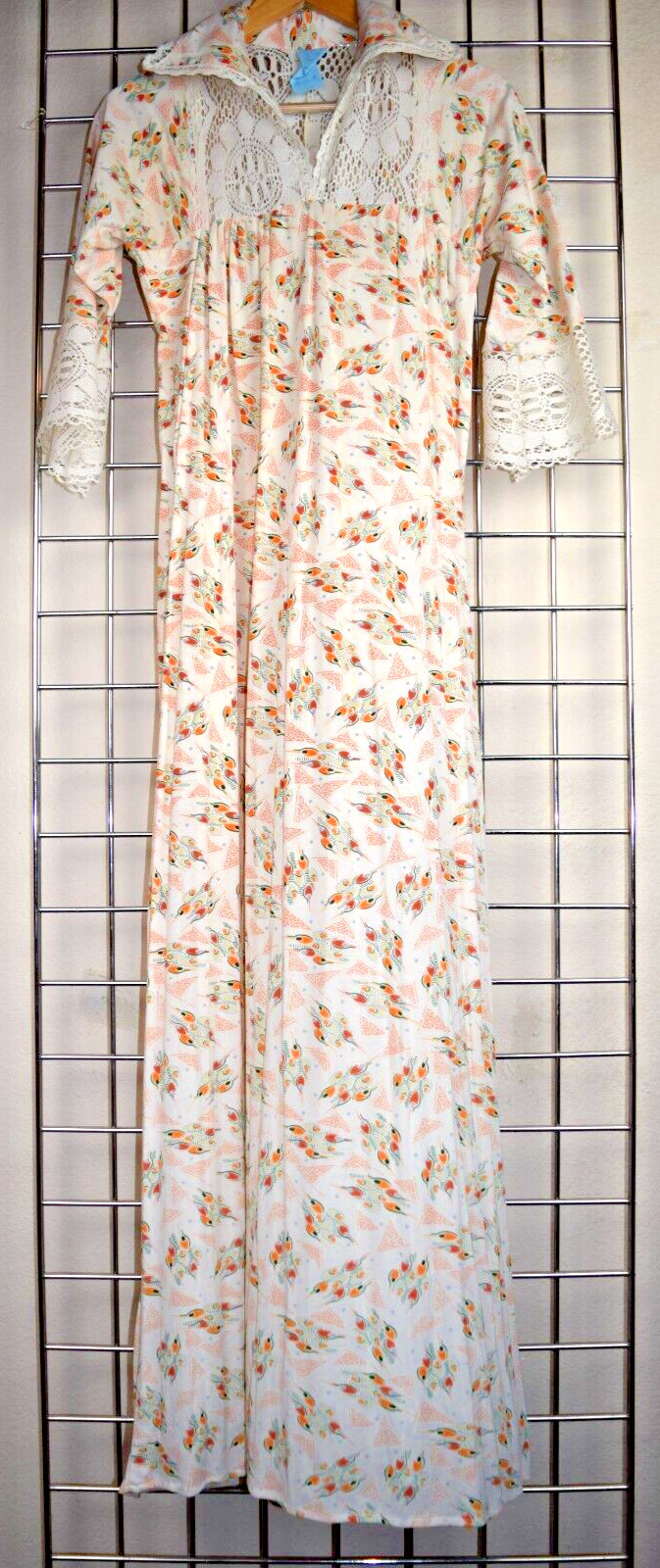 Vintage Nightgown Lounge A Round Size M 60s Ivory Martini Olive Stacks Lace Trim