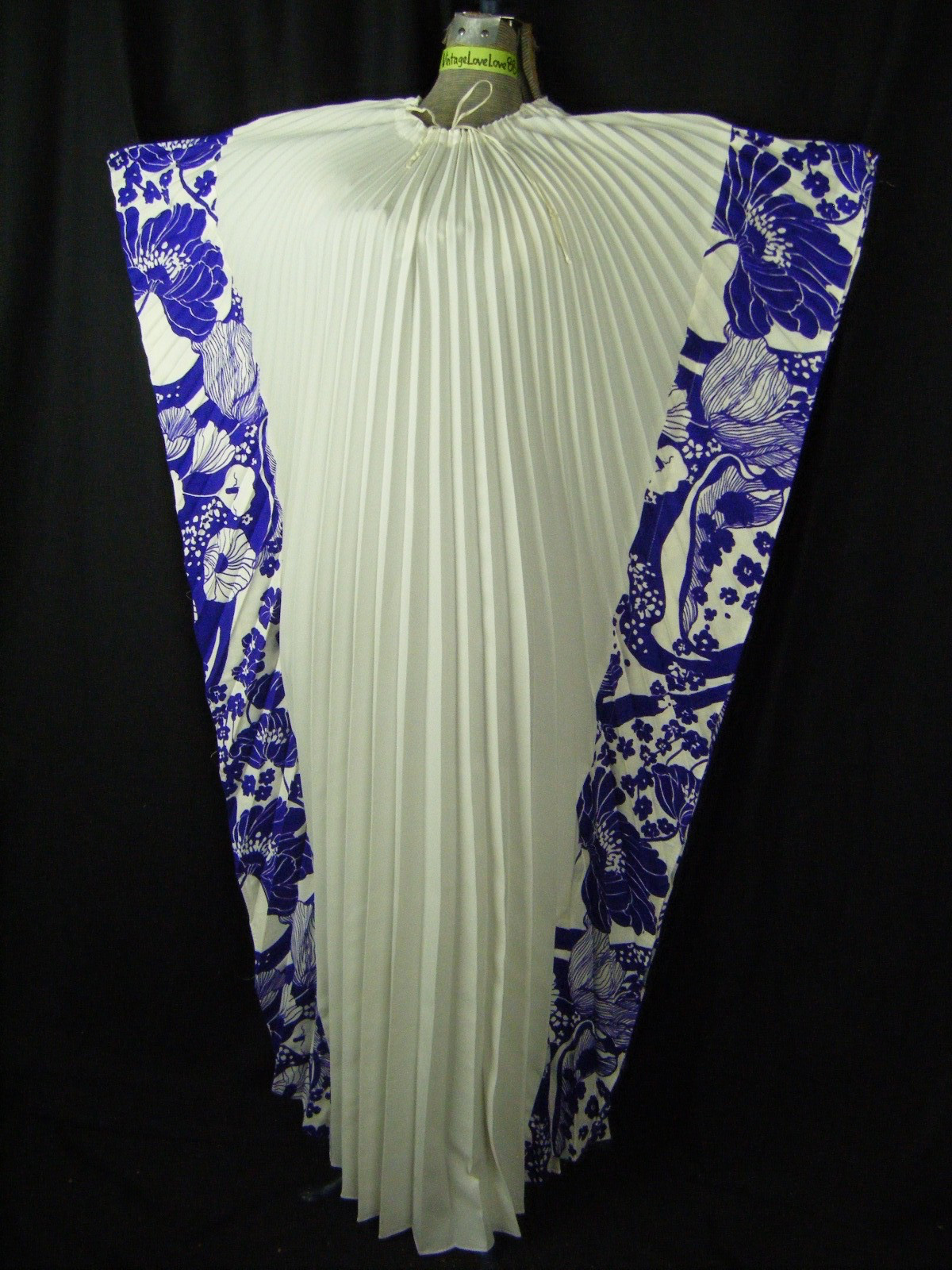 Vtg 60-70s White Purple Hawaiian Floral Printed Pleated Caftan-Bust 49/One size