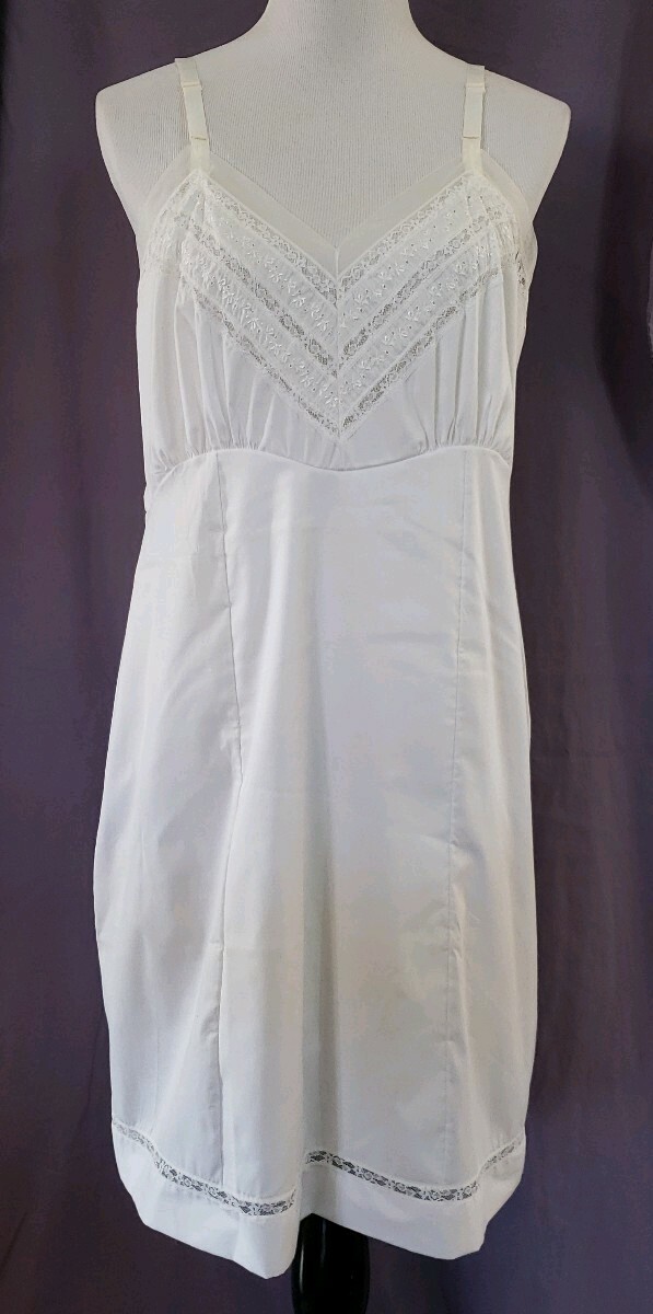 GAYMODE 38 Vintage Dress Slip White Dacron Blend & Lace – never worn!