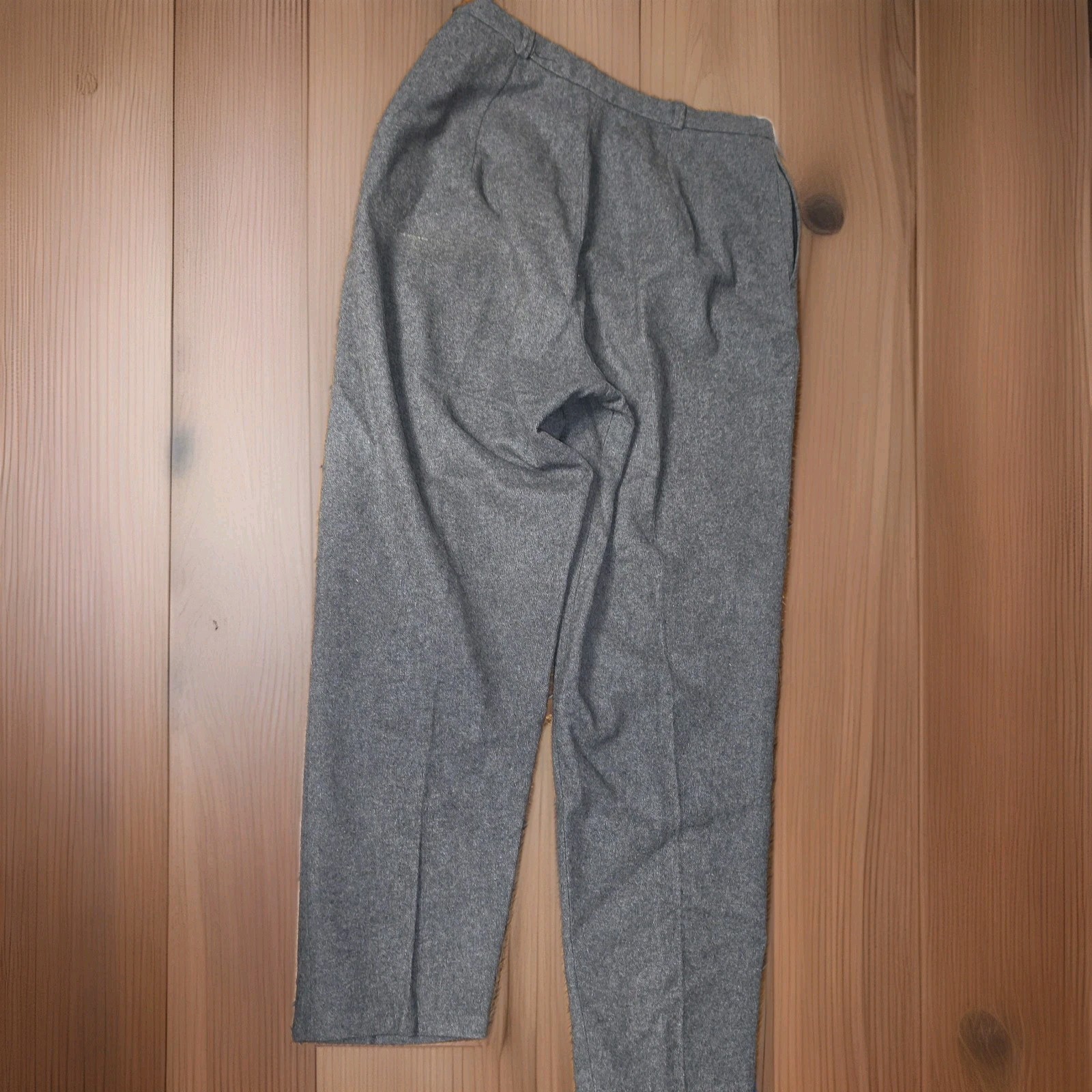 Vintage 60’s Womens capris Wool Gray 27″ high Waist Town And Country