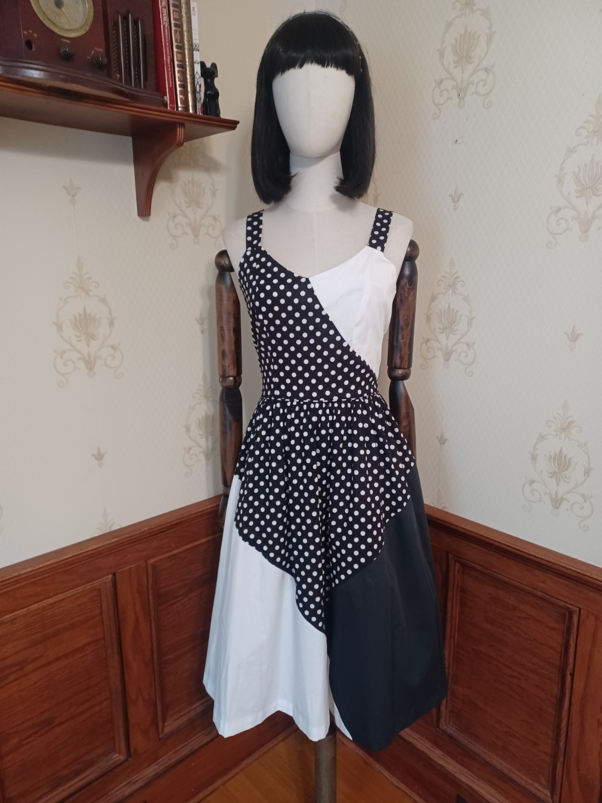Vintage 1960s/1970s Toni Todd Union-Made Mod Pin-up Black +White Polkadot Dress