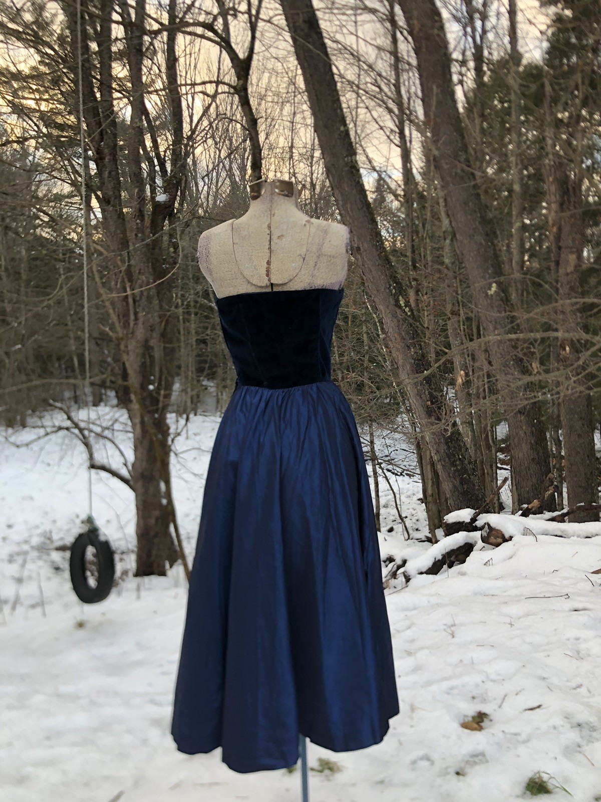 Vintage 1940’s Sapphire Velvet & Strapless Party Cocktail Dress Lovely 30-24-52