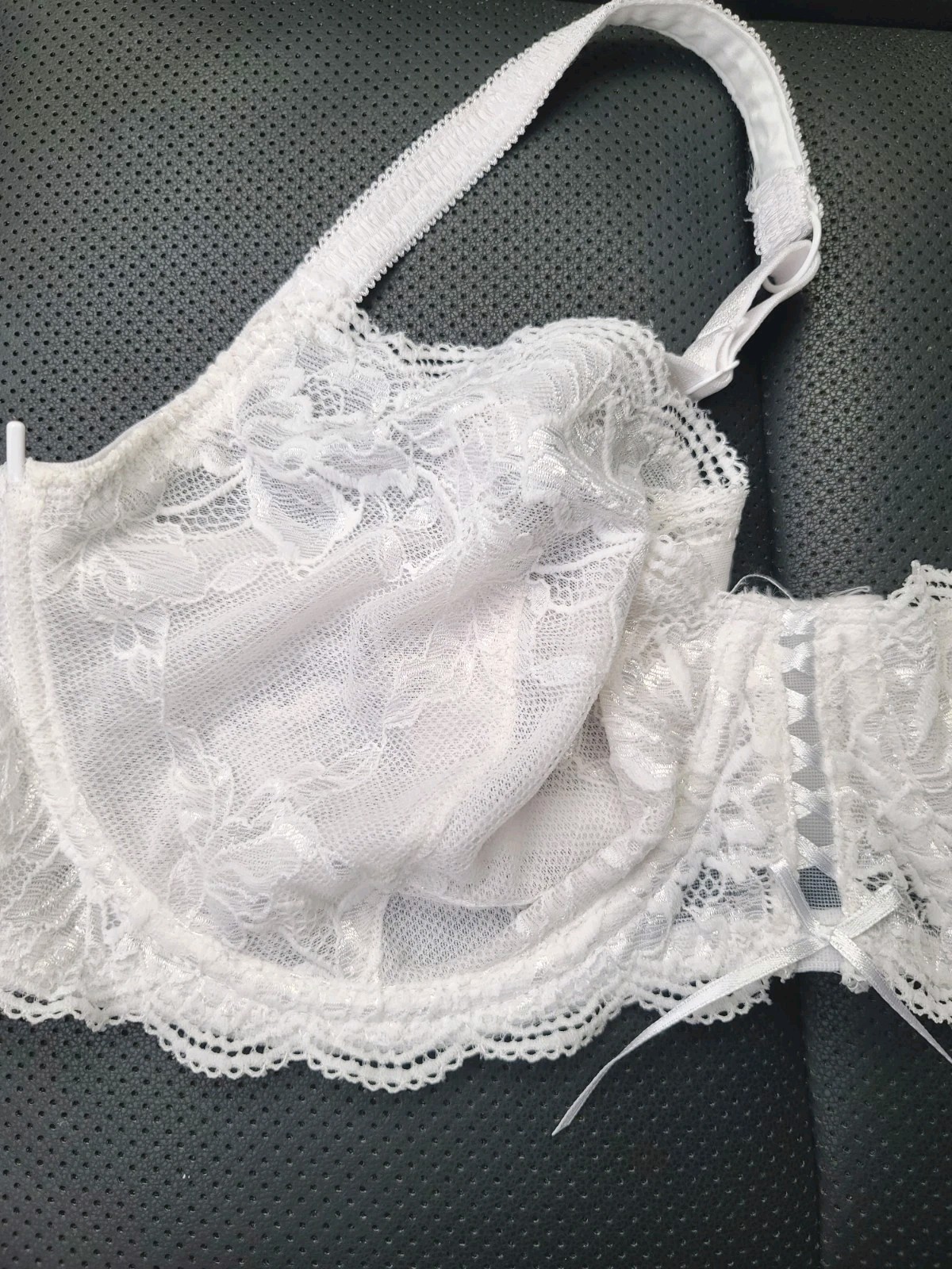Vtg Frederick’s of Hollywood Lace bra white 38DD