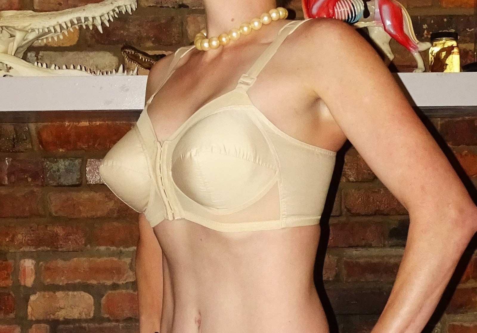 Vintage Ivory Exquisite Form Bullet Bra 38 DD front closure pinup retro pointy