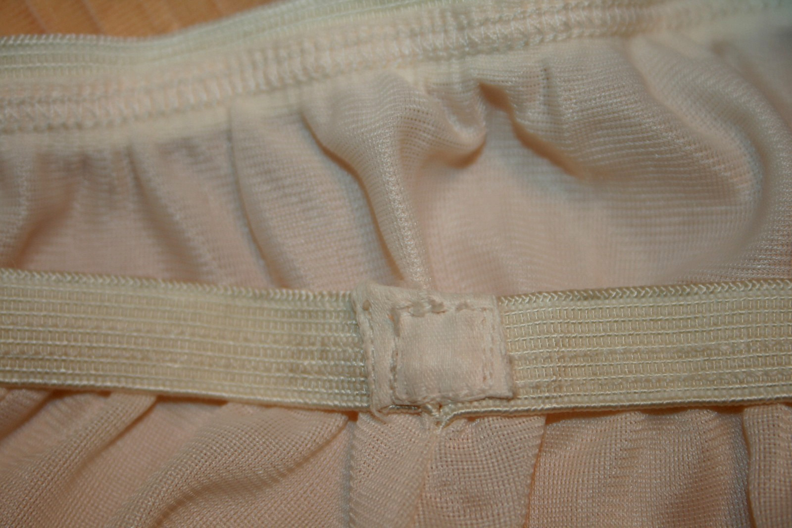 Vintage 60s Beige Nylon Lace Mini Upskirt Full Cut Panty Pillow tab Slip Combo S