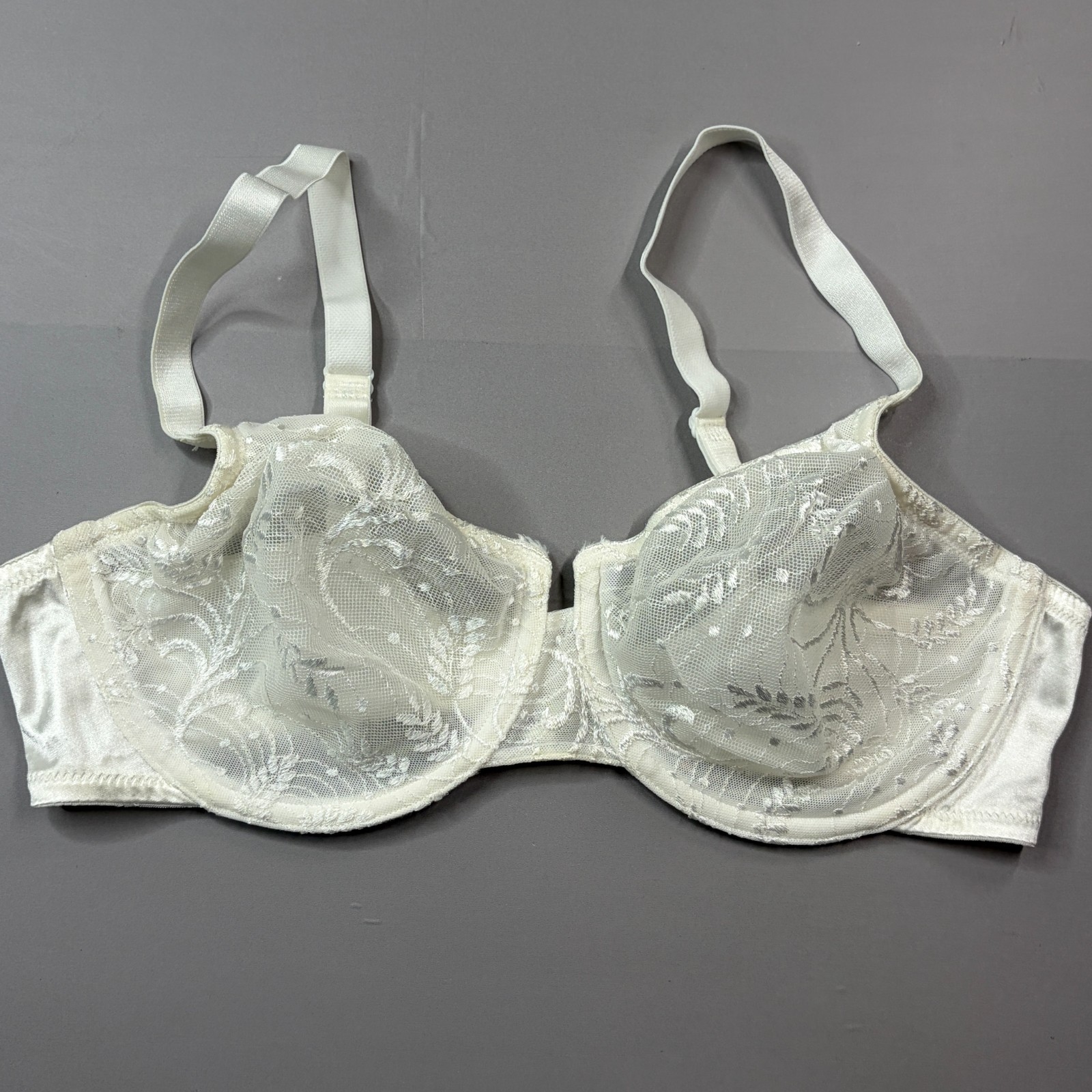 Vintage Vanity Fair Bra 38C Lace Unlined Cup Underwire 75-090