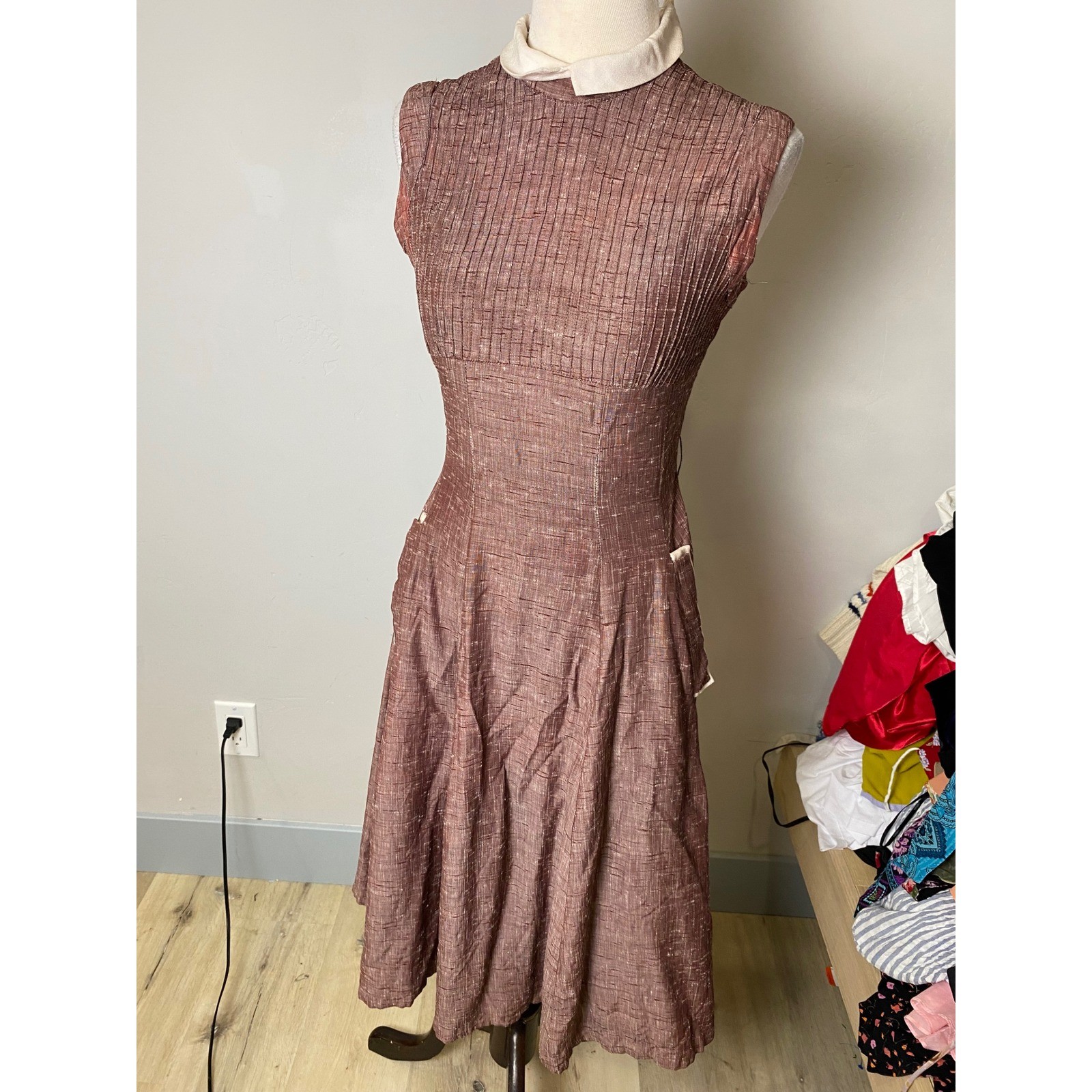 Vintage 1950’s/60’s Sleeveless Midi Dress Peter Pan Collar Brown Metallic Knit