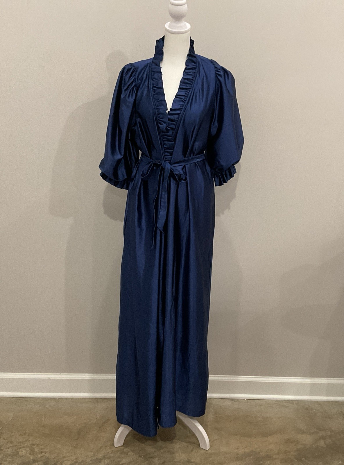 Vintage MISS ELAINE Rare Navy Blue Liquid Satin Robe Olga Style Union Tag Sz M