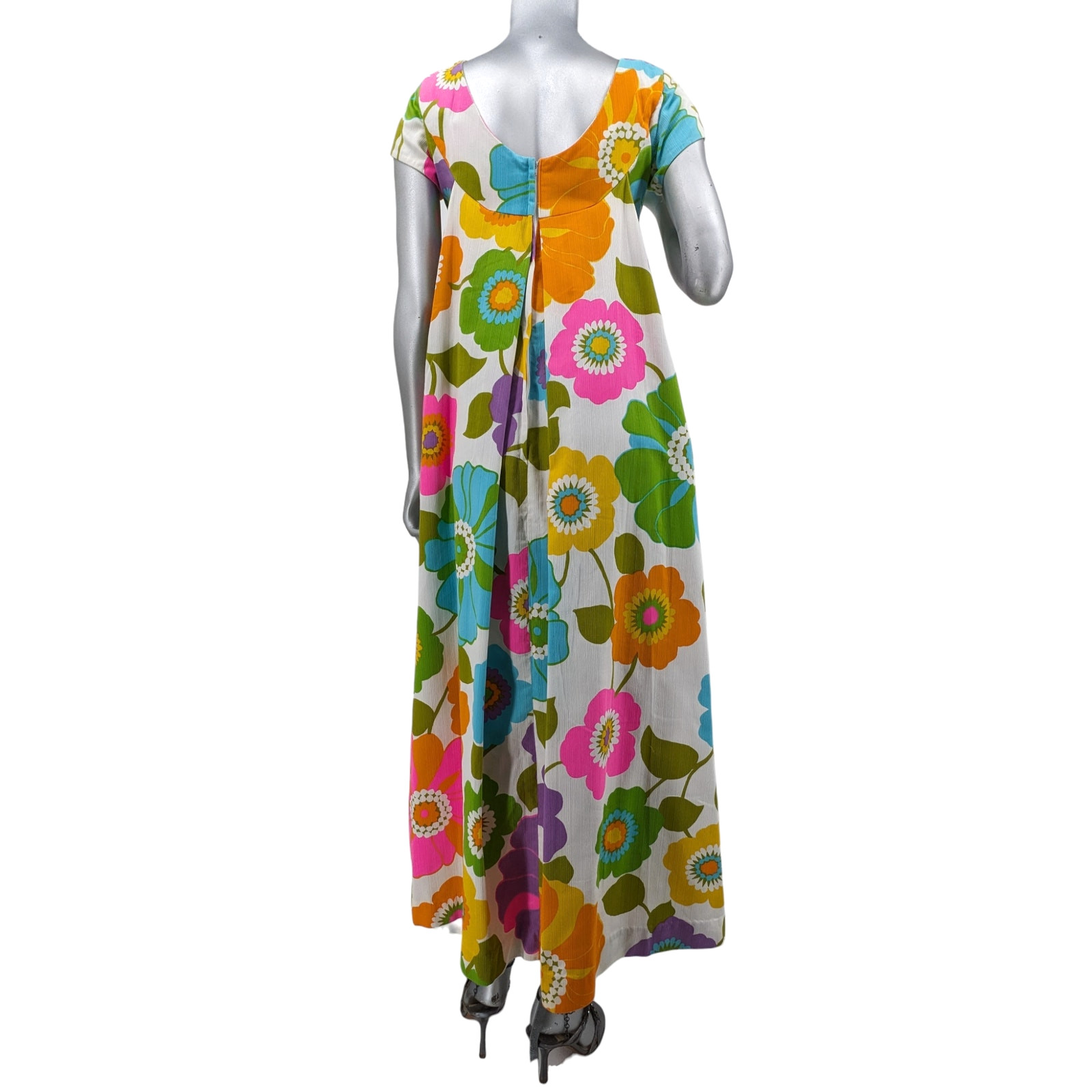 Vintage 1970’s WALTAH CLARKE’S Hawaiian Floral Waterfall Hostess Gown Maxi Dress