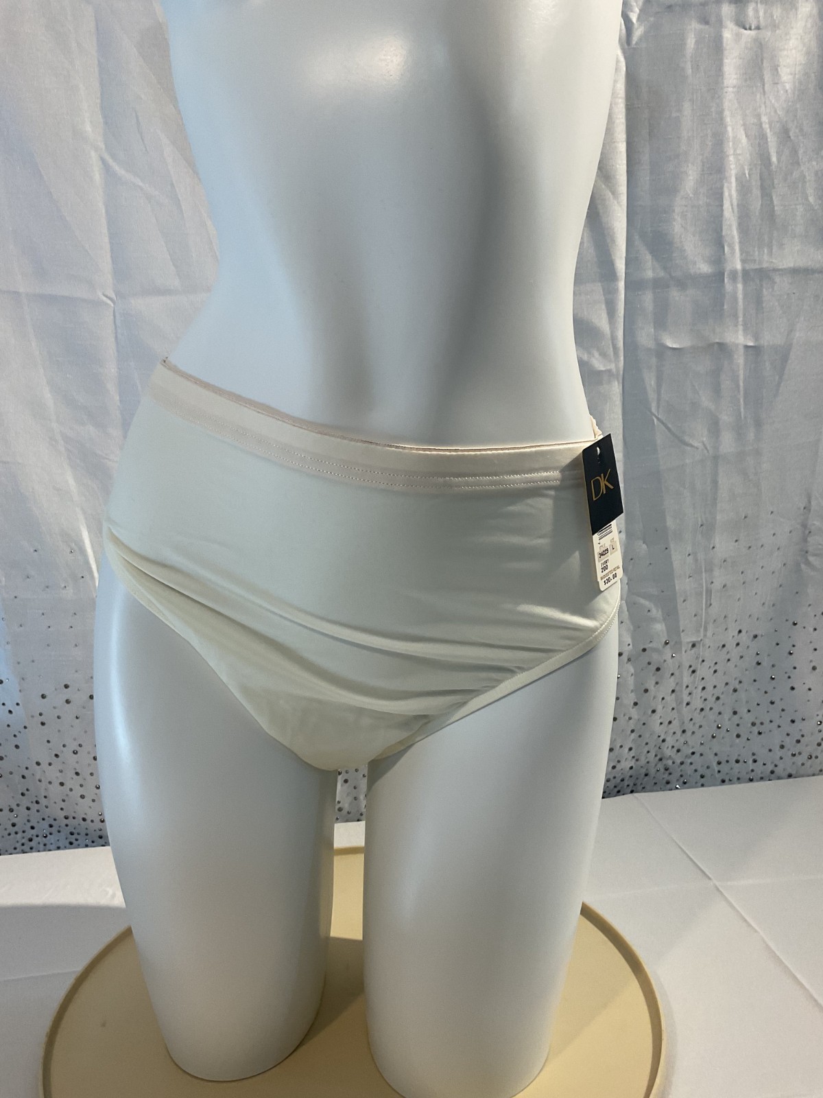 DONNA KARAN Intimates vintage NWT IVORY High-Cut Brief Panties size L large
