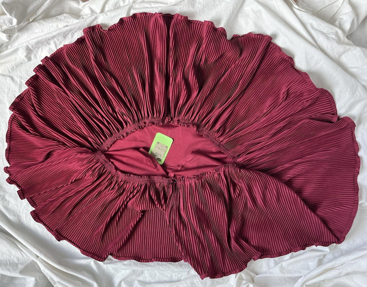 Vintage 1970s Capelet Cape Topper Ruffle Collar Pleated Gothic Vampy Evening Med