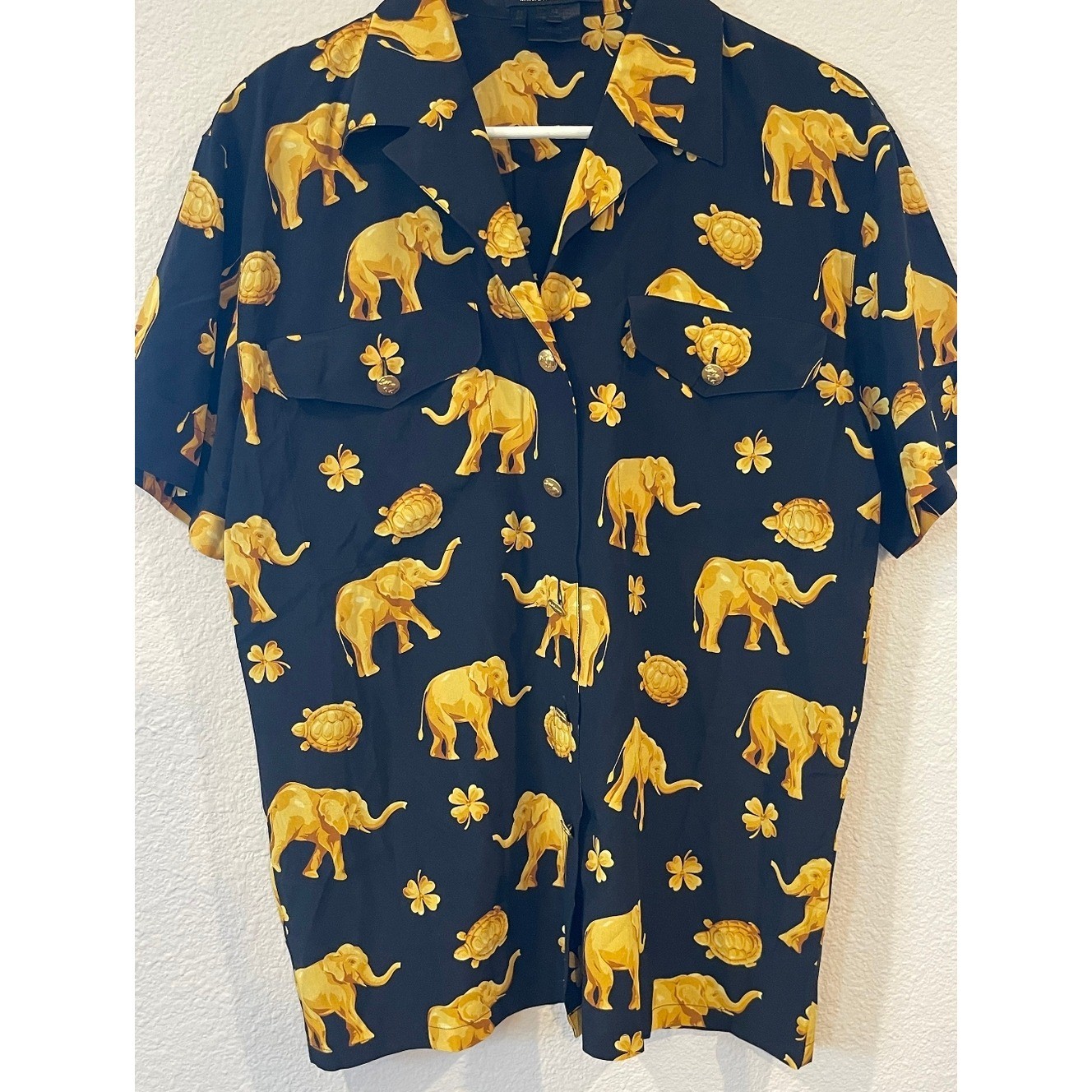 Escada Vintage 100% Silk Black Gold Short Sleeve Button Up Pocket Shirt Size 42