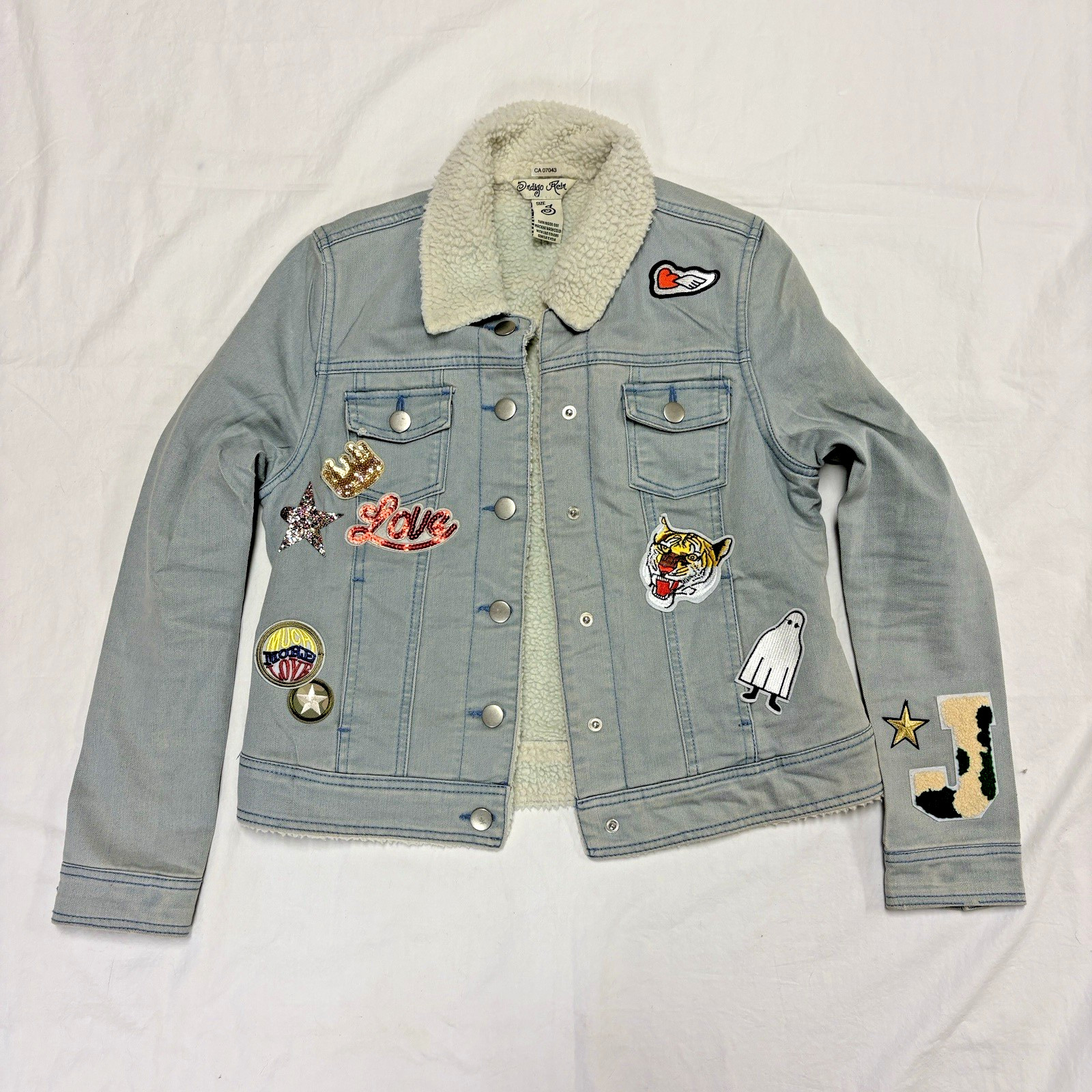 Blue Denim Jacket w/Multiple Patches, Sherpa collar,by Indigo Rein, Small Ladies