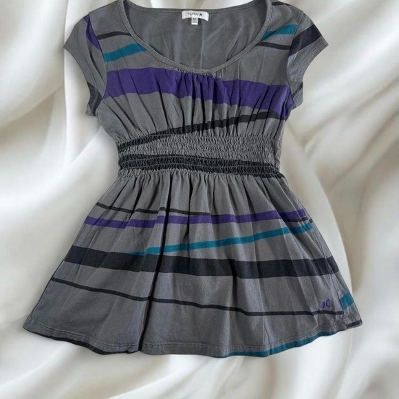 Hurley gray graphic babydoll flare short sleeve top y2k vintage skater grunge