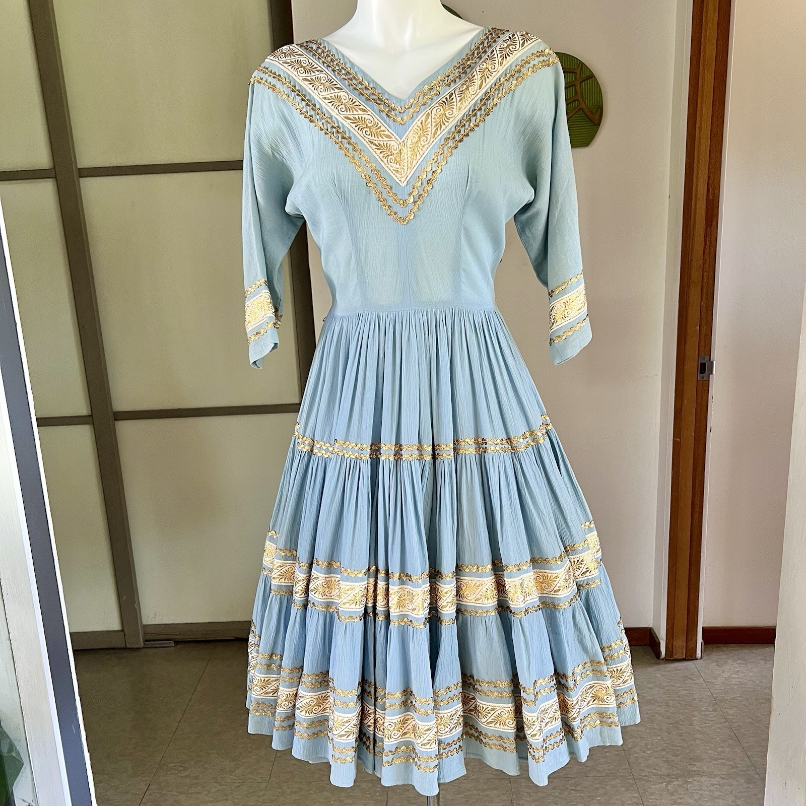 1950s Vintage Light Blue And Gold Patio Dress 25.5w