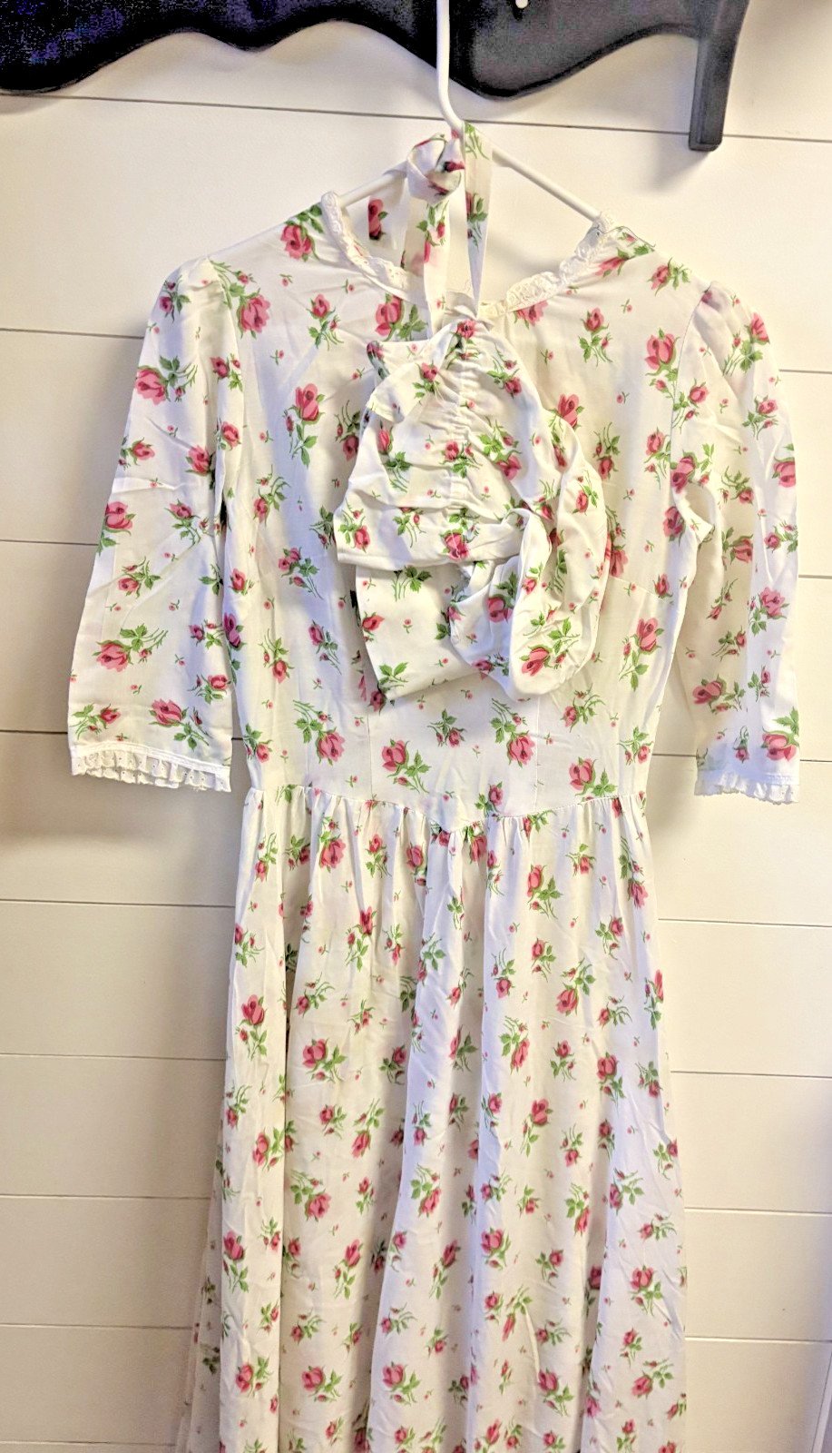 Handmade full length prairie dress & bonnet lace ruffle w 24″ l 52″ vintage 70s