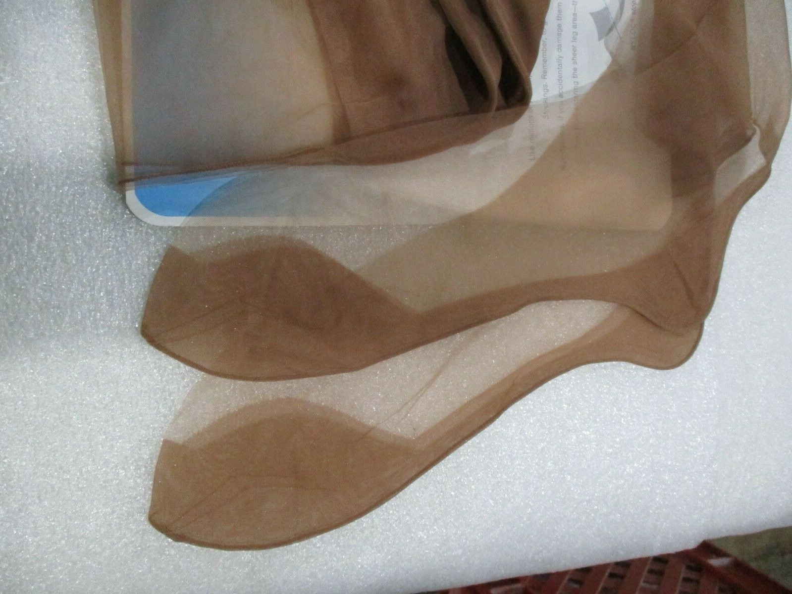 1 PR VINTAGE FRUIT LOOM SEAMED SHEER FULL FASHION NYLON STOCKINGS 10 MED BEIGE