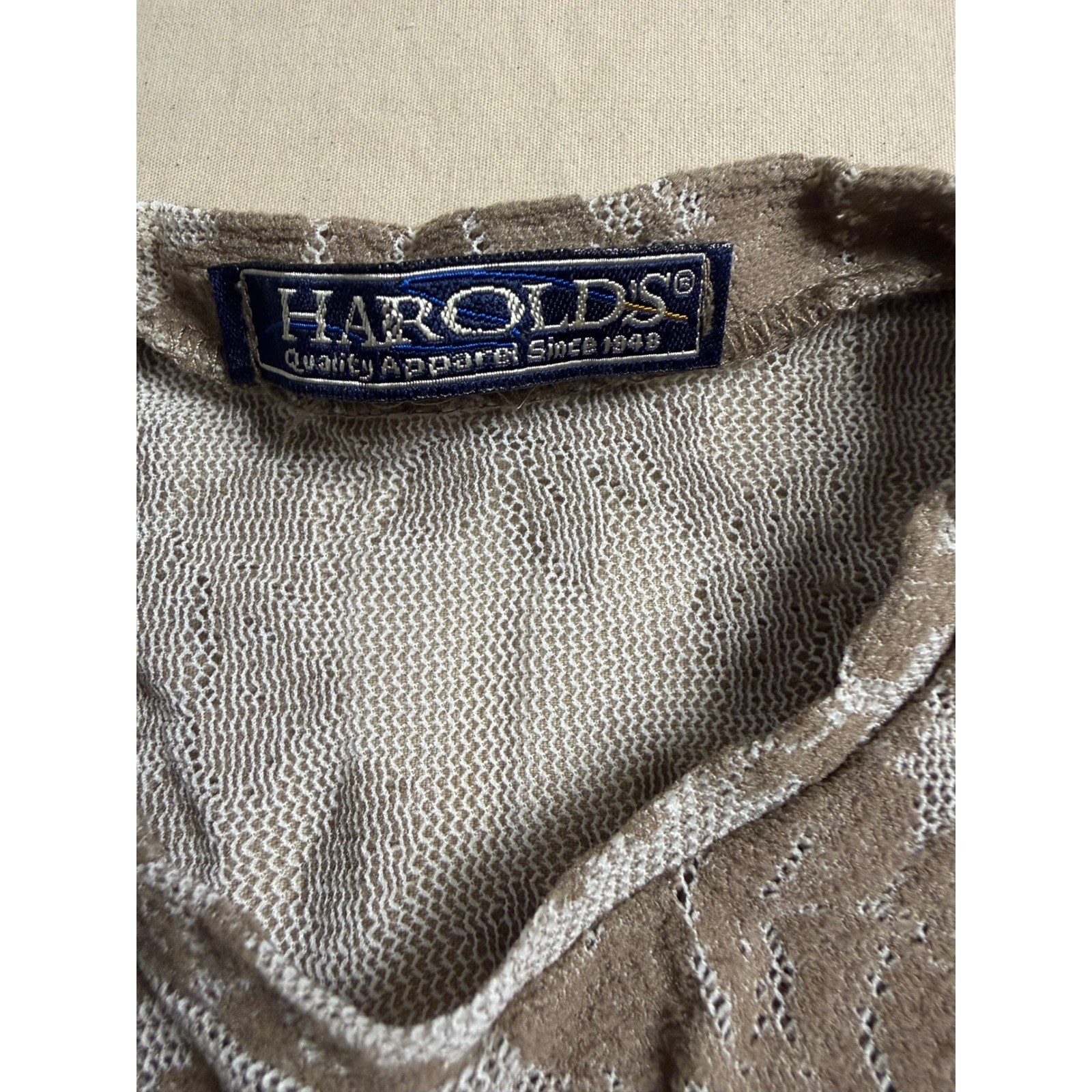 Harolds Vintage Floral Mesh Lace Top Brown Tan Short Sleeve Crew Neck Small USA