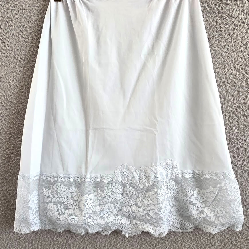 Vintage Wonder maid Lingerie Half Slip Skirt Medium Light Blue Nylon Lace Trim