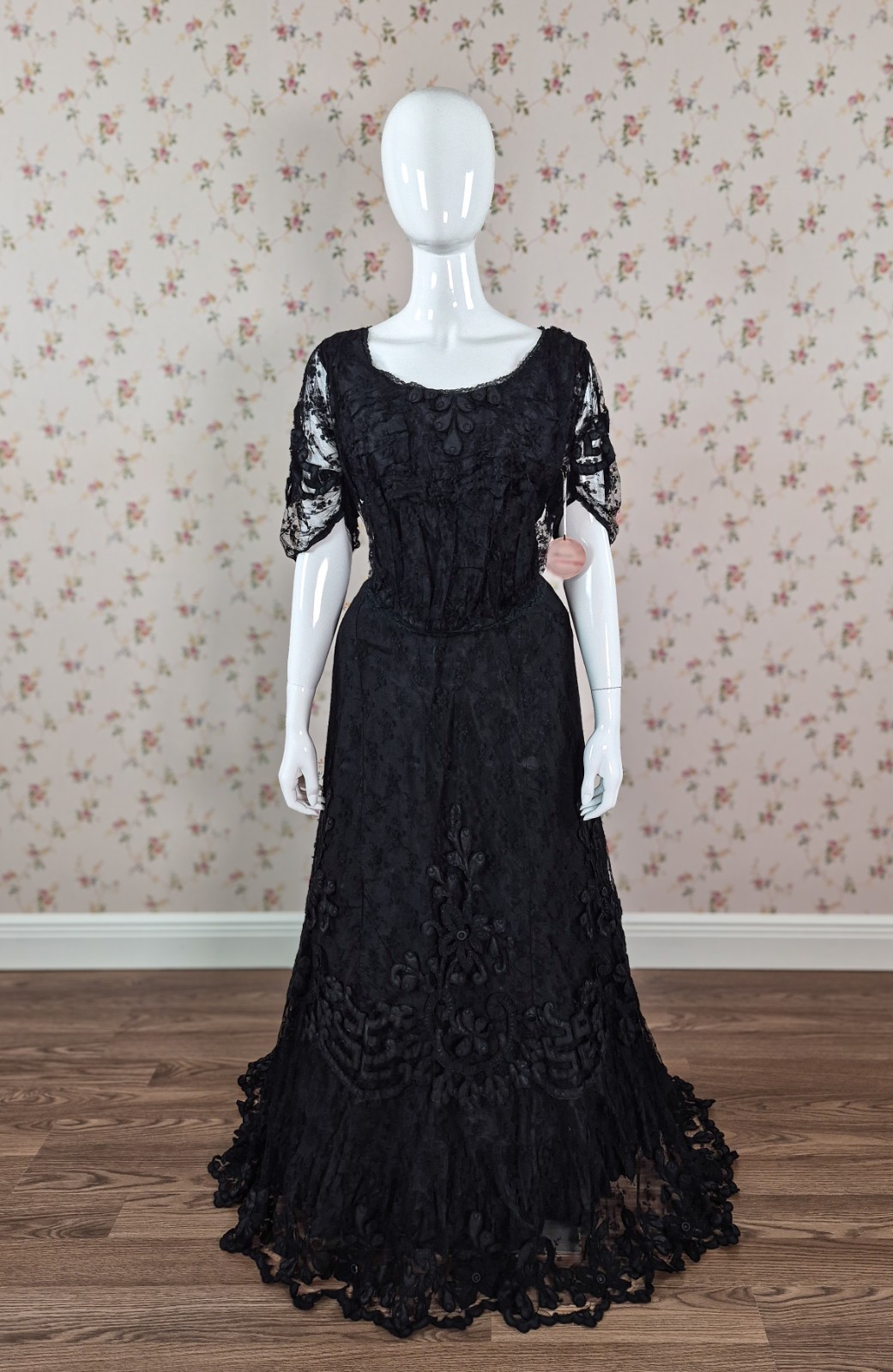 1890s Victorian Dress, Black Silk Lace Mourning Gown “Museum Deaccession” Sz M/L