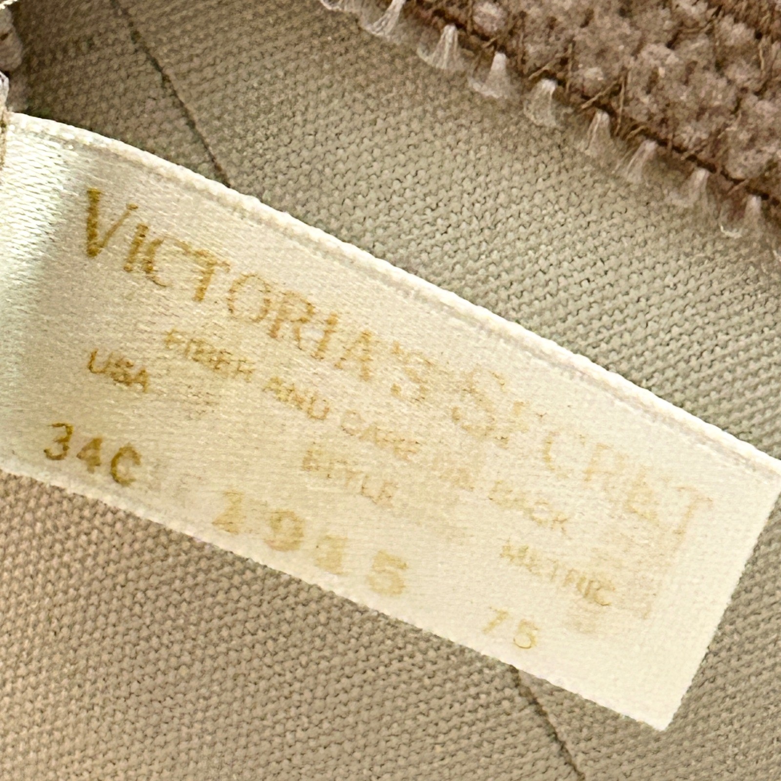 VTG Victorias Secret Gold Label Lace Underwire Bra Nude Champagne 34C USA Made