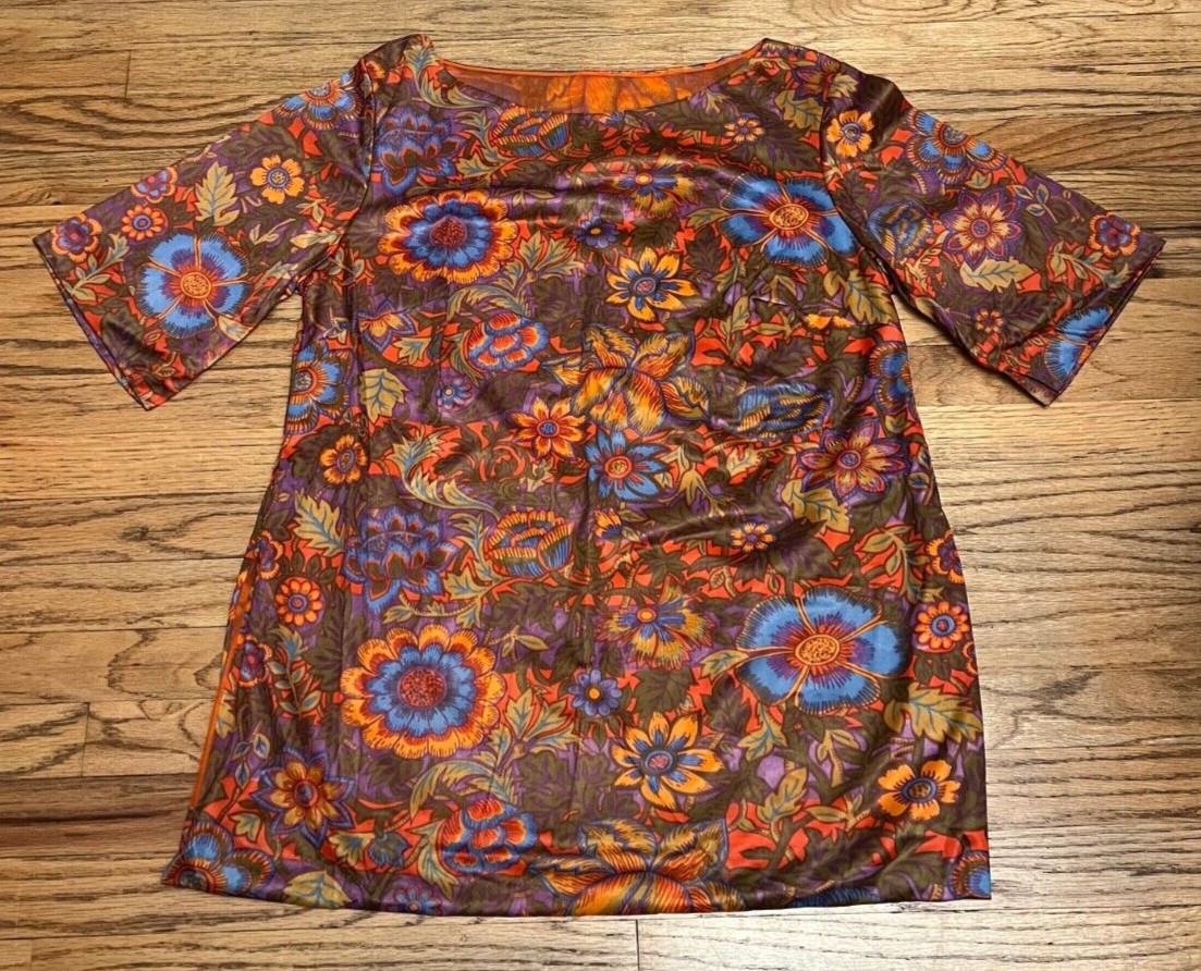Vintage 1970s Mod Indie Hippie Man Made Fabric Short Sleeve Shirt