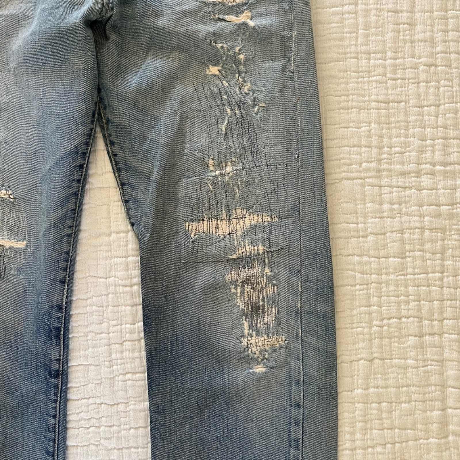 Vintage distressed Levi’s 501 Jeans 28×31