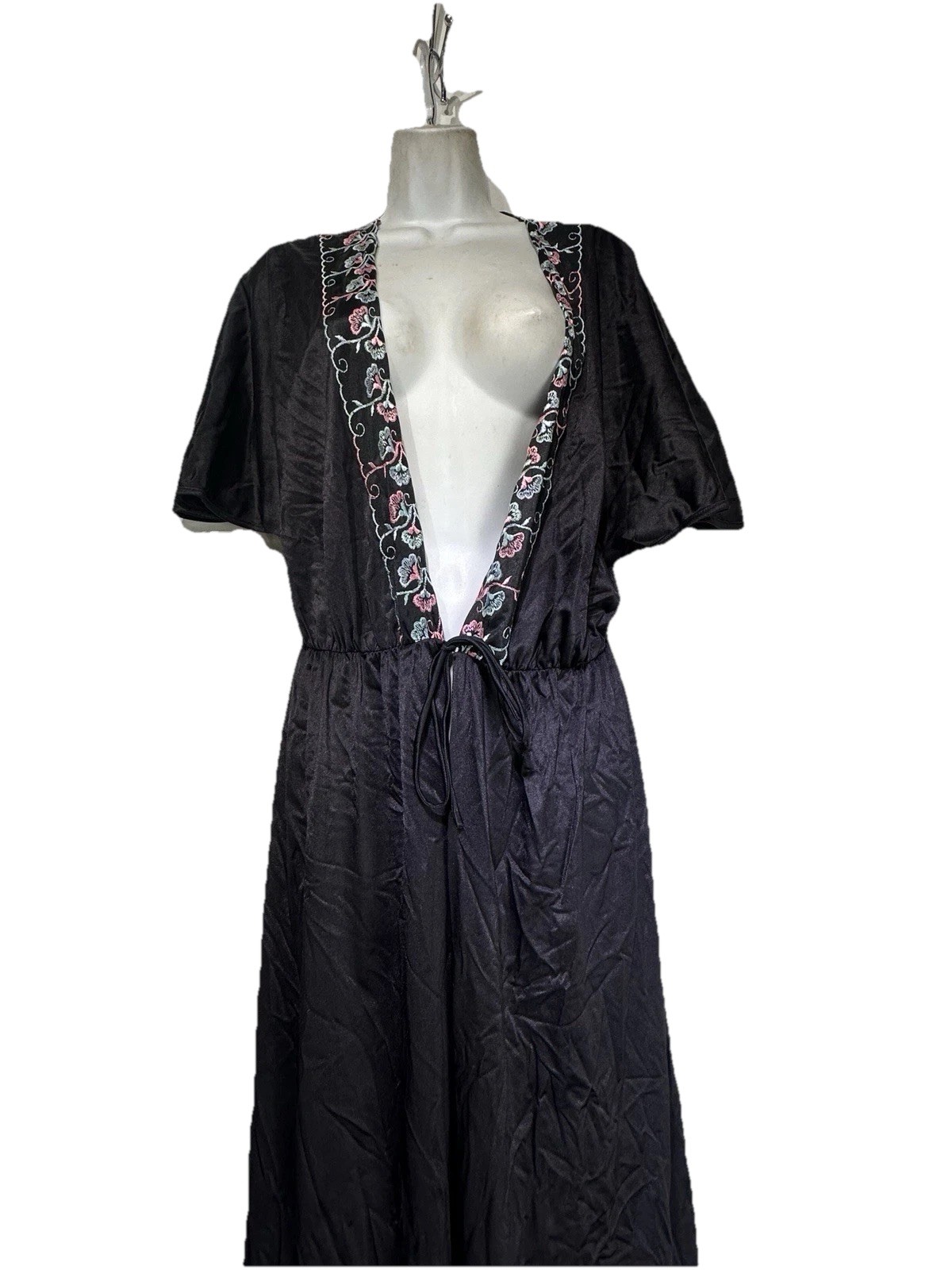vintage Alan R. Womens Size XL Nylon floral embroidered Tie Front robe Sleepwear