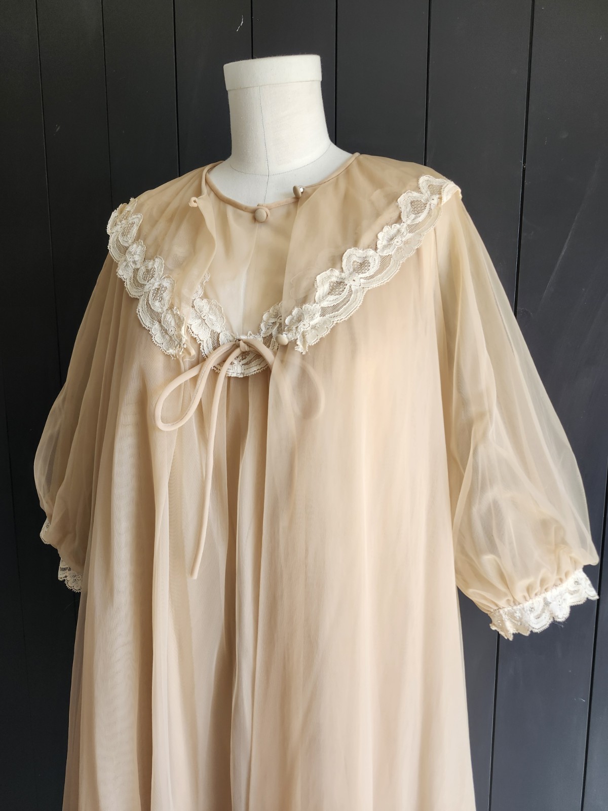 VTG 60s NUDE Nylon & Lace Detail PEIGNOIR SET Robe & Nightie VAL MODE Sz MEDIUM