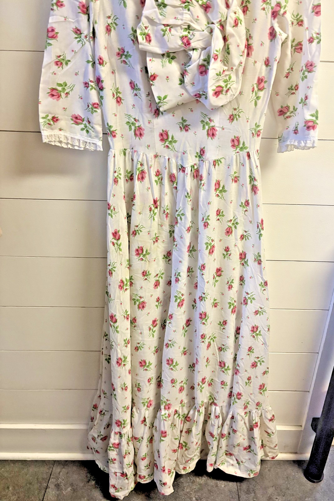Handmade full length prairie dress & bonnet lace ruffle w 24″ l 52″ vintage 70s