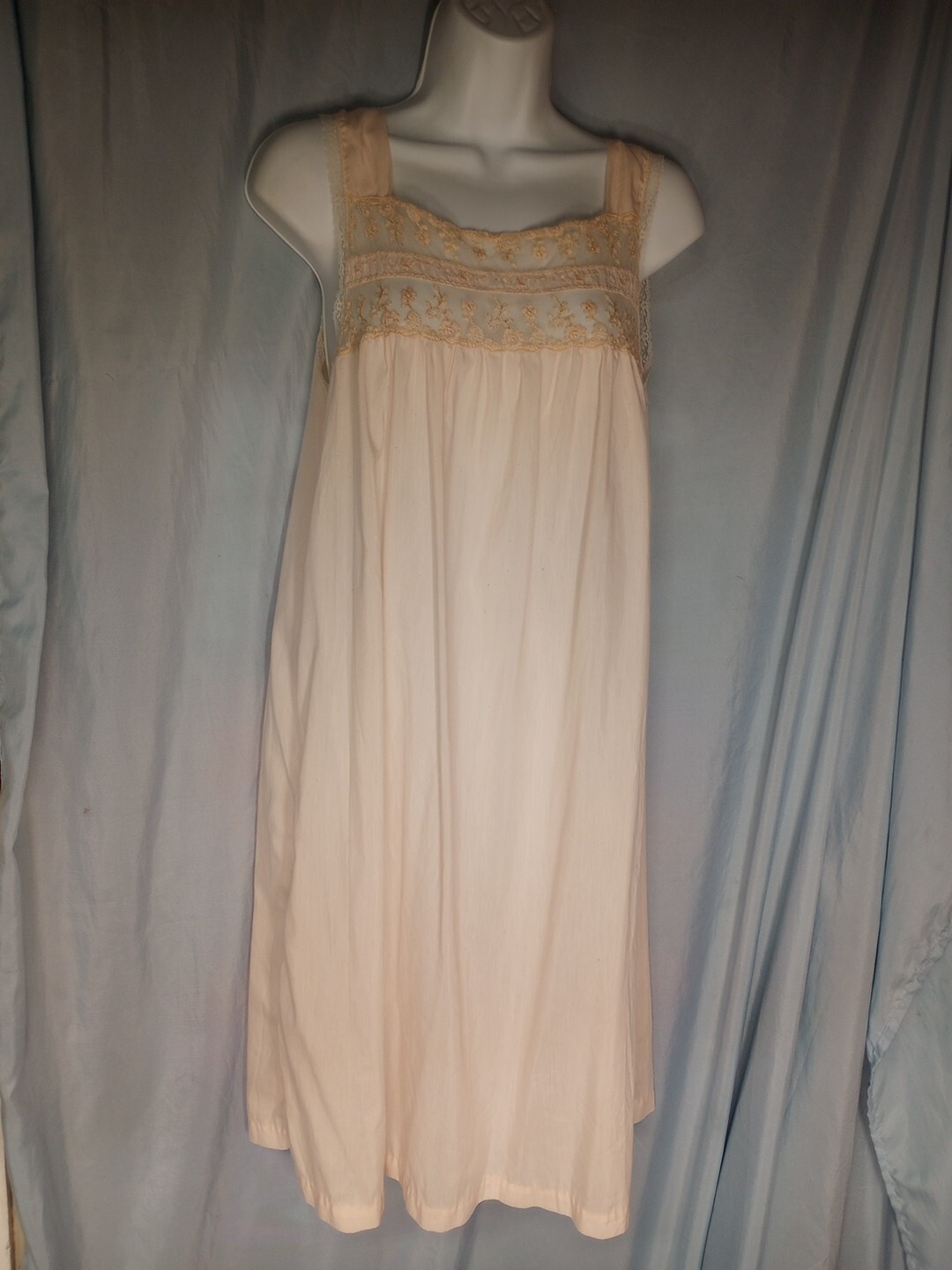 Vintage Barbizon Knee Length Nightgown Size Medium Thin Poly Nylon Cotton Blend