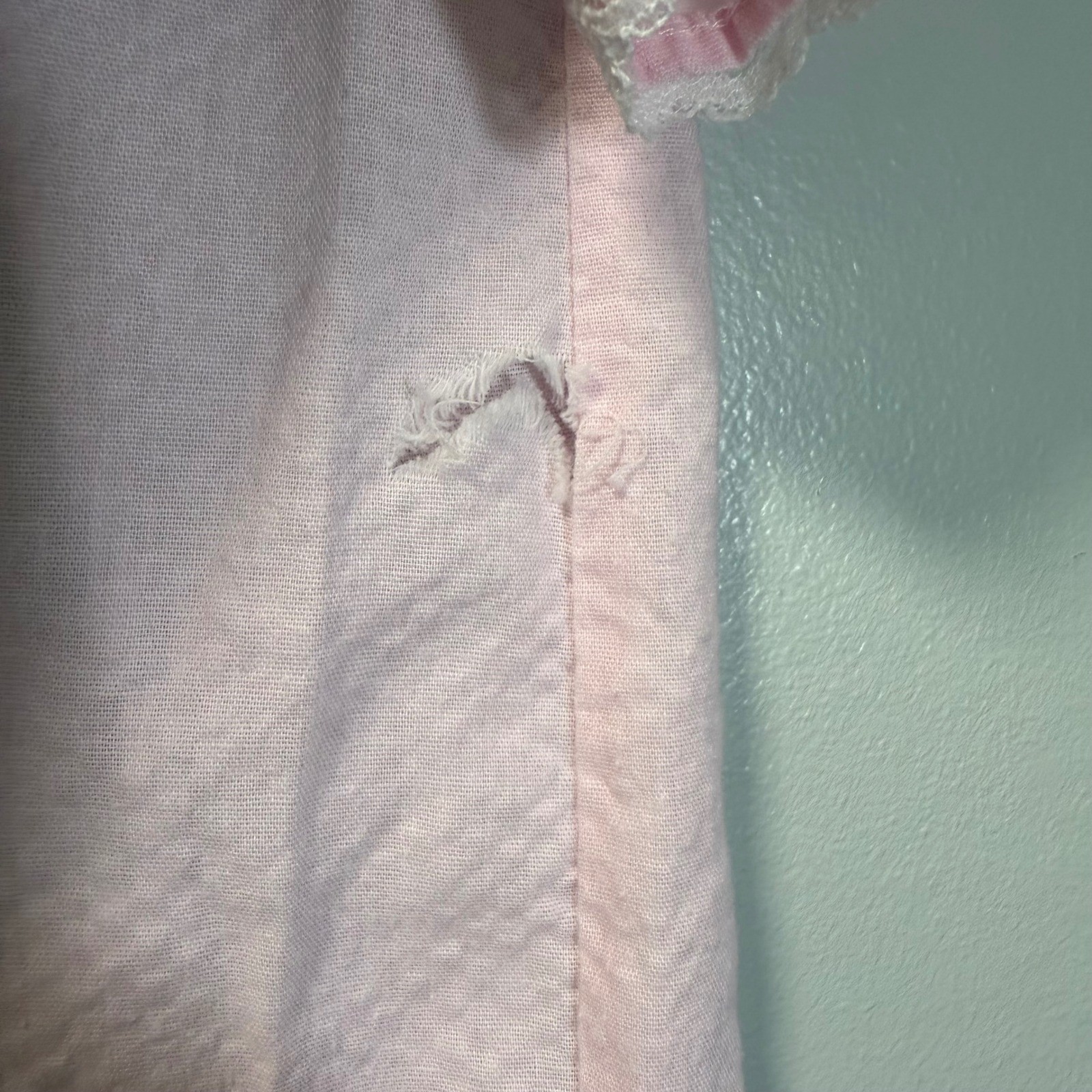 Lady Manhattan Vintage Pink Seersucker Nightgown Lace Smocked Short Sleeve