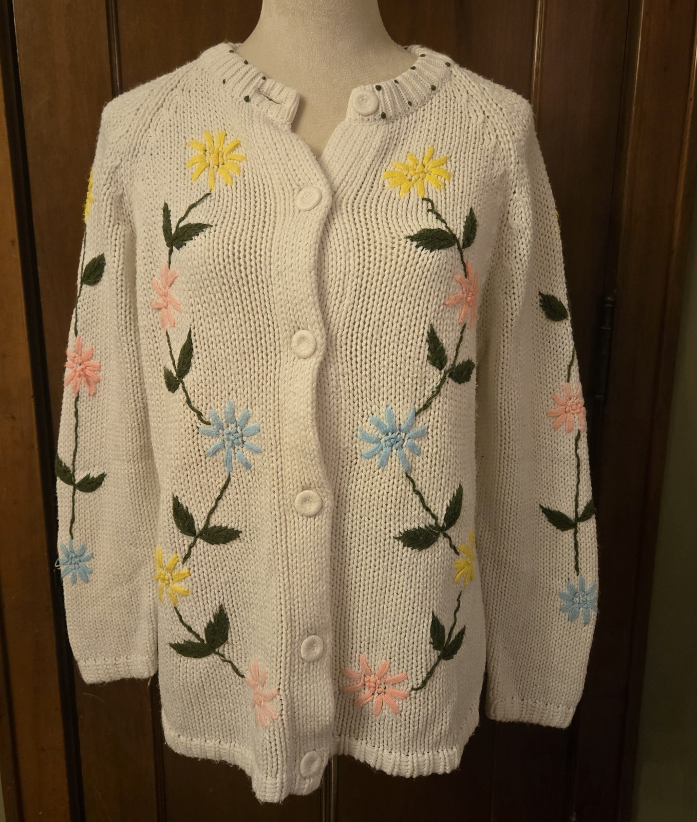 Grandma Core 60’s Acrylic Knit Cardigan Romantic Hand Embroidered Floral Spring