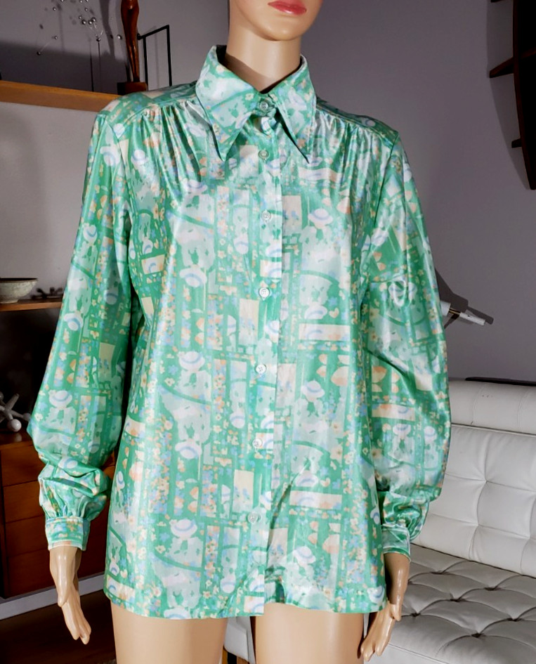 Vintage 70’s Nylon ART Print Pleated Button Down LS Lady Manhattan Blouse Top