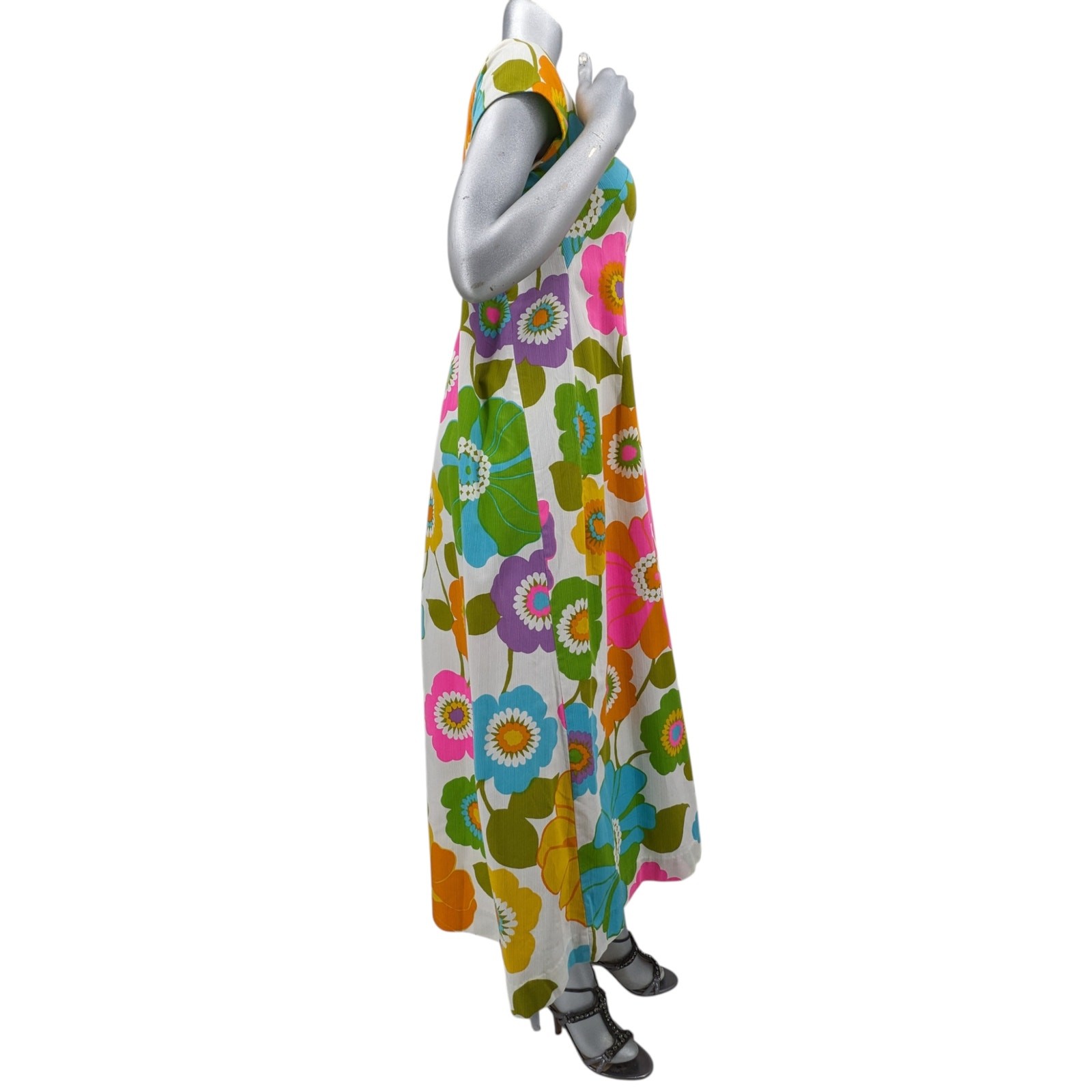 Vintage 1970’s WALTAH CLARKE’S Hawaiian Floral Waterfall Hostess Gown Maxi Dress