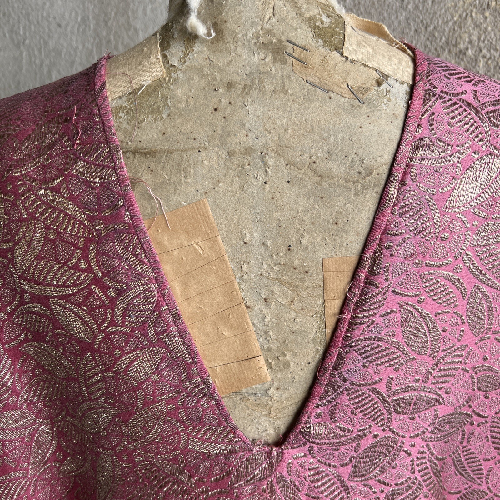 Antique 1920s Pink Silk Lamé Smock Mini Dress Blouse Fruit Design 1930s Vintage
