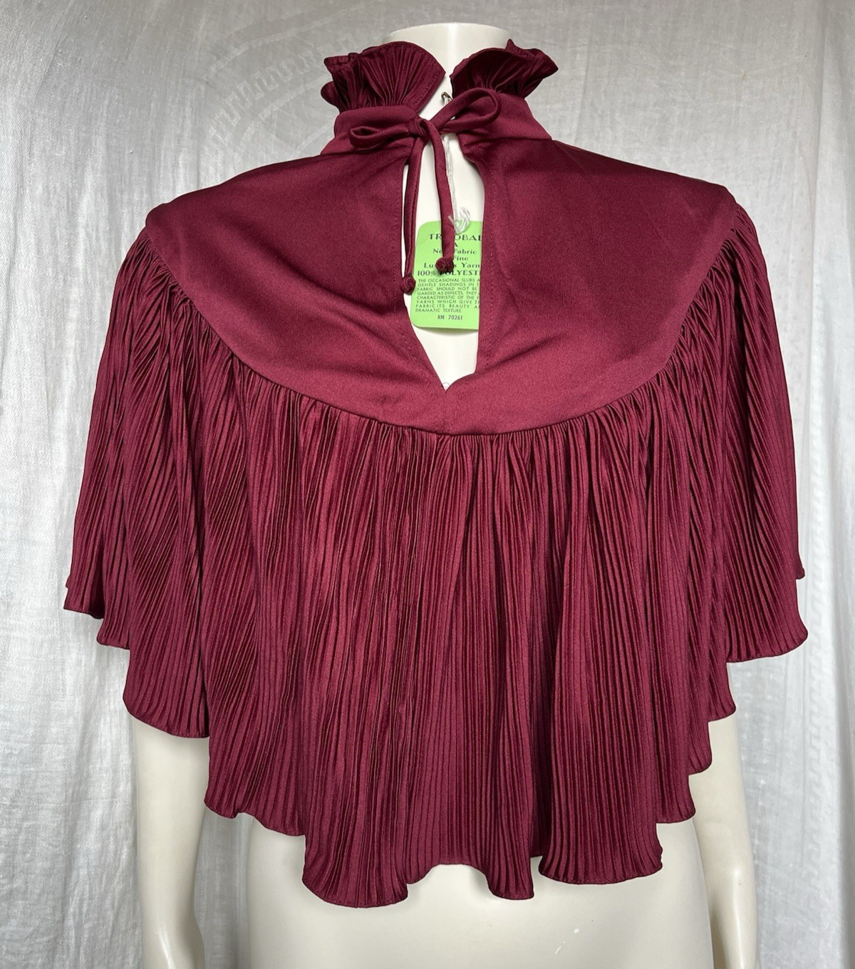 Vintage 1970s Capelet Cape Topper Ruffle Collar Pleated Gothic Vampy Evening Med
