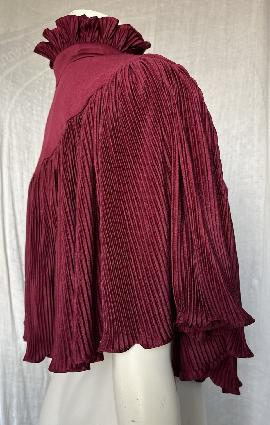 Vintage 1970s Capelet Cape Topper Ruffle Collar Pleated Gothic Vampy Evening Med