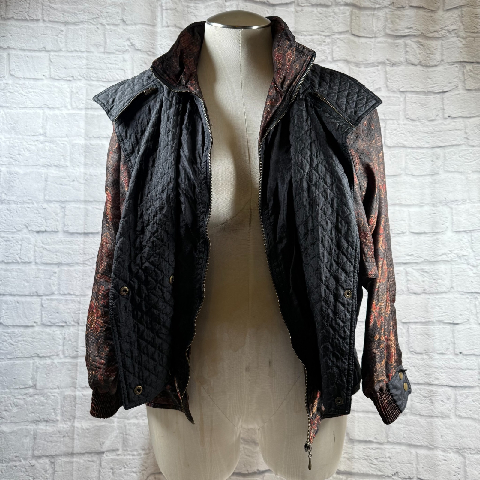 Vintage Capriccio Windbreaker Jacket Women’s Medium Paisley Print Shoulder Pads