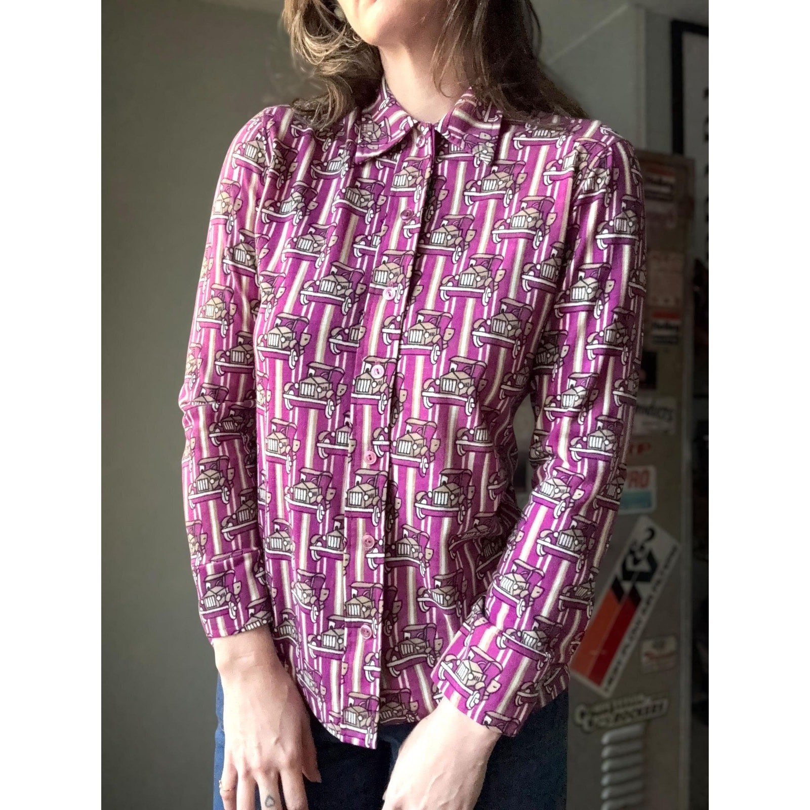 Vintage 70s Novelty Print Button Up Shirt | Antique Car | Magenta | M