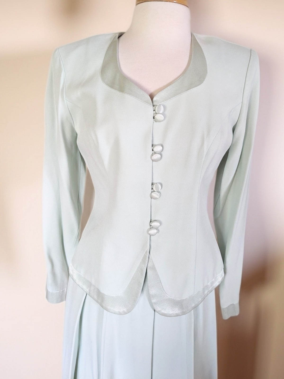 Vintage 80s Incite Mint Green Skirt Suit Size 6 Pleated Skirt V-Neck USA Made