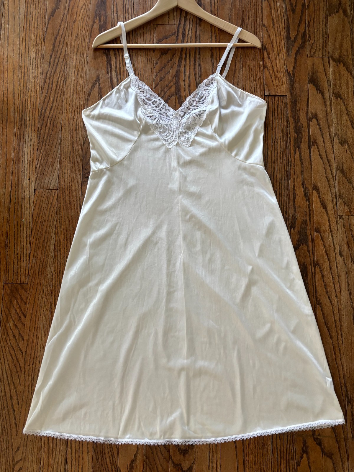 Vintage Adonna Ivory Cream Lingerie Short Chemise Slip Dress Nylon Made USA 40