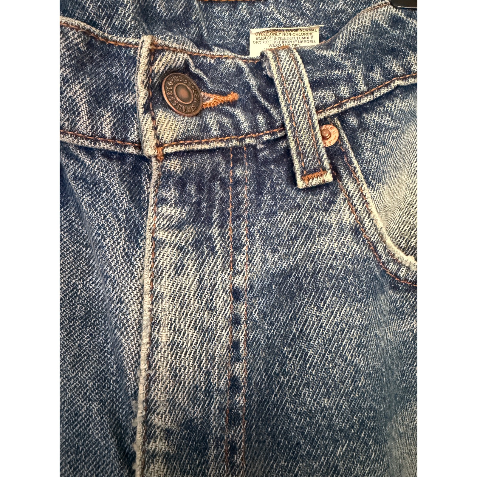 Vintage USA 80s Levi’s 517 Bootcut Jeans: Distressed and faded