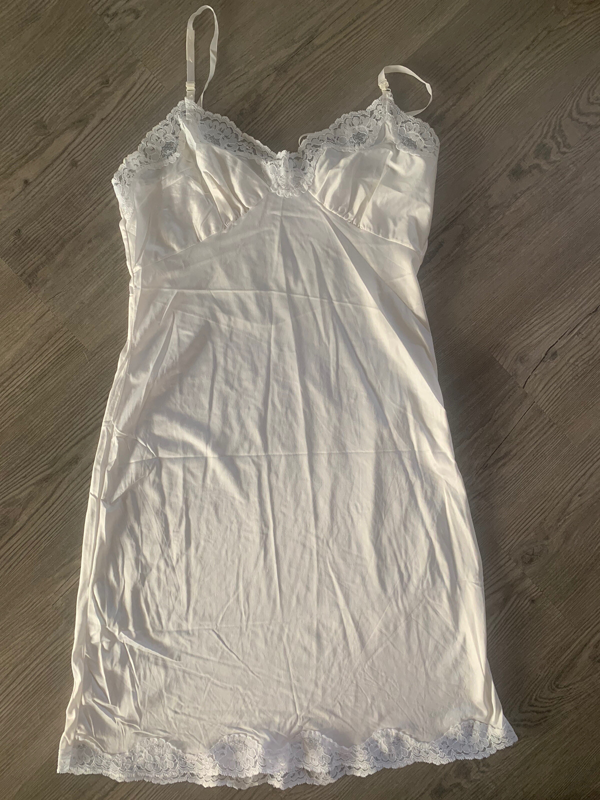 Vintage 80s Nylon Lace Full Slip Ivory 34 Small Unbranded Gathered Cups Lovely!