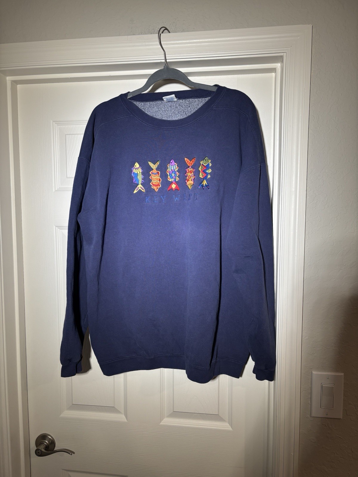 Crazy Shirts Hawaii Key West Embroidered Sweatshirt Cotton poly blend Large
