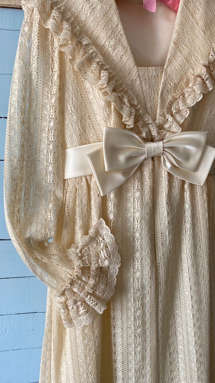 Vintage 1970s Ivory Lace Full-Length Formal Special Occasion Victorian Dress