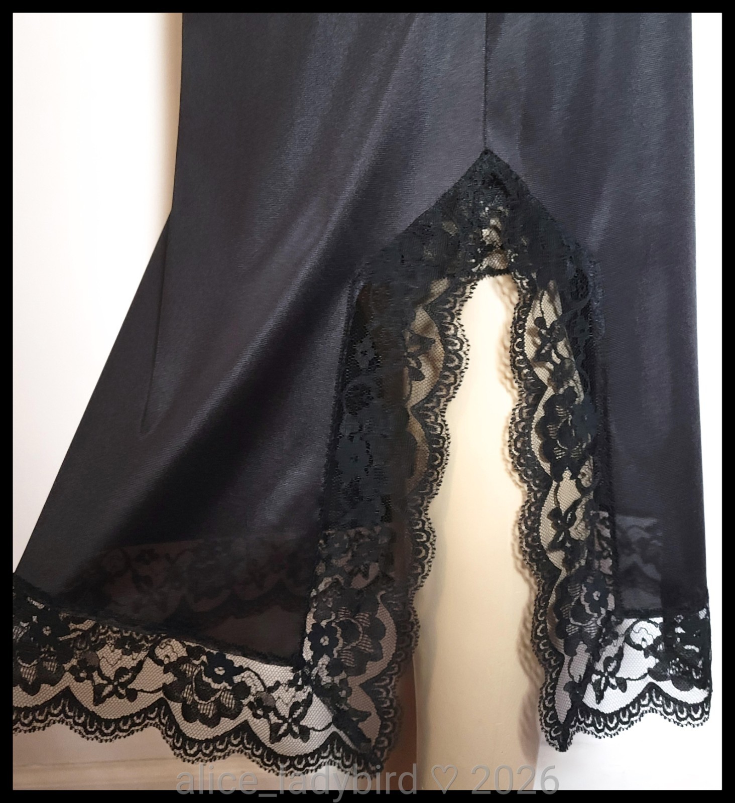 Vintage SILKY Long SLIP Chantilly LACE Slit Full LINGERIE Dress Tall ~L 38-40