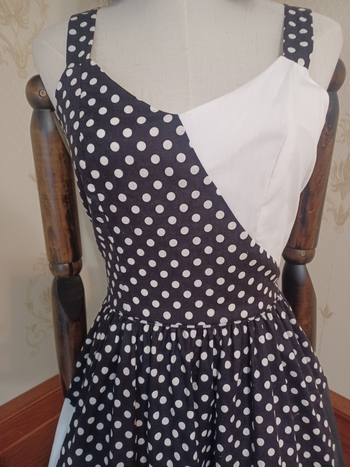 Vintage 1960s/1970s Toni Todd Union-Made Mod Pin-up Black +White Polkadot Dress